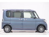 県内13店舗にて常時500台以上ダイハツ車を展示中です。見て、触って、納得のいく一台をぜひ見つけてください。
