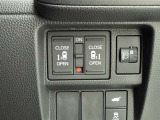 運転席から操作ができる電動パワースライドドア!乗り降りに便利なうれしい装備です!