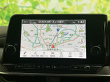 鮮明な地図表示で、スムーズなナビゲーションを実現。目的地までのルートを分かりやすく案内し、安心してドライブをお楽しみいただけます。