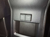 充電用USB端子付き。スマートフォンなどの充電に便利です。