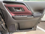 ☆お車についた傷やヘコミ、事故の修理もハヤシにお任せください。自社鈑金工場で修理ができますの安心です☆