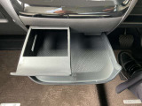 インストセンタースライドトレイ、ボトルホルダーとしても便利です。