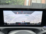 スピードメータにもナビゲーションを表示可能で、アイポイントを下げることなく、運転に集中できます。