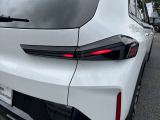 また、BMW正規認定中古車は、エマージェンシーサービスが自動付帯。24時間365日、皆様のカーライフをサポート致します。確かな安心のうえで、「駆けぬける歓び」をご堪能ください。