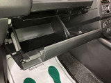 ■POINT■写真で見るよりも現車を 現車をみると写真で見ていたイメージとは少し違う部分もございます。また写真ではわからなかった車の魅力にも気づくことができるので、ぜひご来店ください!