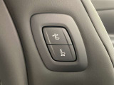 運転席・後席から助手席の調整ができる操作スイッチです。