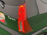 視認性の高い大型LEDリヤコンビネーションランプ(LEDストップランプ)で省電力・長寿命化を実現。