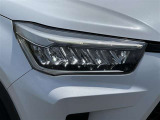 ○暗い夜道も明るく照らします○LEDヘッドライト装着車! 夜間のドライブも安心ですね♪消費電力が少なくて明るいなんて、◎です☆