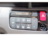 オートエアコンを装備しておりますので、車内温度をいつも快適にしてくれます。