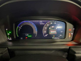 お車の情報を正確に把握できるデジタルメーターです。
