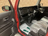 ■POINT■インパネやシートなどのインテリアの素材は車種によって異なるので、ぜひご来店いただきご自身で確かめてみてください!