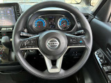 ハンドルは軽やかに回り気持ちよく運転ができます。