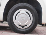 【ホイールキャップ】車に良く似合う純正ホイールキャップが装備されています。ノーマルタイヤ、スタッドレスタイヤもU-Select交野にお任せください。