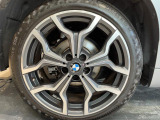 BMWならではの卓越した走りを支えるホイールと足回りです!日本車の走りに慣れている方にもぜひ体感して頂きたいほど、高いレベルでまとまっています!