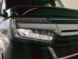 LEDヘッドライト(右側)です