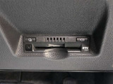 【ETC車載器(ビルトイン)】高速・有料道路の料金所をキャッシュレス、スムーズに通過可能です。