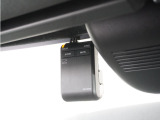 ◆ドライブレコーダー◆映像・音声などを記録する自動車用の装置です。 もしもの事故の際の記録はもちろん、旅行の際の思い出としてドライブの映像を楽しむことができます。