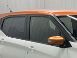 プラスチックバイザーがない分デザインもすっきり★洗車の時の窓拭きもラクラクです!