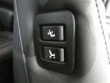 助手席もパワーシート付です。運転席からは、助手席肩口パワーシートスイッチで助手席シートの操作が手軽にできます。