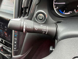 動くタイミングを調整できる間欠式ワイパーは、車速に連動して間欠時間が変化する機能も備えて運転をサポートしてくれます!