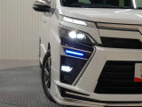 LEDヘッドライトです。デザイン性がよくとても明るいので、夜間の走行や悪天候でも安心です。しかも長寿命!