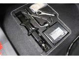 もしもの時のパンク修理キット。空気バルブに薬剤を入れて電動コンプレッサで空気を送り込むだけなので危険な作業や体力が少なくてすみます。ですがあくまで応急処置の為本修理が必要です。