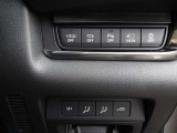 【2Wayドライビングポジションメモリー機能】お二人のシートパターンを記憶することができますので、運転時はボタン一つでシート調節できますね。