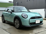 MINI認定中古車は第三者品質評価制度も採用しております。AIS方式による車両品質評価制度も導入し公平な車両コンデション評価を行うことにより車両品質の透明性を高めると同時に更なる信頼と安心をお届けします