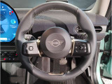 ミニ独特のゴーカートフィーリングと呼ばれる軽快なハンドリングはAT車、MT車のどちらでも楽しめます。