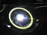 LEDヘッドライト&フロントフォグランプ キセノンに比べて明るさと照射範囲が向上し、消費電力も低減のため省燃費に貢献。