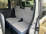 知識と経験が豊富な国家資格整備士が常駐しています。車両の細部まで見逃さない確かな技術でメンテナンスを行うため、点検・修理・整備のすべての工程において高い信頼感を提供しています。