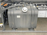 燃料タンクは90Lです。