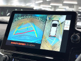 【パノラミックビューモニター】専用のカメラにより、上から見下ろしたような視点で360度クルマの周囲を確認することができます☆死角部分も確認しやすく、狭い場所での切り返しや駐車もスムーズに行えます。