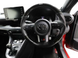 各操作スイッチなどもハンドルから手を放すことなく操作可能で安全運転に支援いたします!