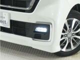 ◆フォグライト◆ 霧などの悪天候時、自車の位置を示すとともに前方や路肩が見えずらい時、近い位置をワイドに照らしてくれます
