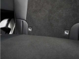 ◆ISOFIX◆シートベルトいらずでチャイルドシートと固定金具を連結するだけでガッチリ固定できます。