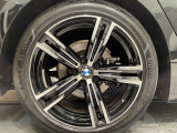 BMWならではの卓越した走りを支えるホイールと足回りです!日本車の走りに慣れている方にもぜひ体感して頂きたいほど、高いレベルでまとまっています!