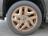 タイヤサイズは、225/55R18です。