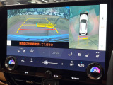 【パノラミックビューモニター】専用のカメラにより、上から見下ろしたような視点で360度クルマの周囲を確認することができます☆死角部分も確認しやすく、狭い場所での切り返しや駐車もスムーズに行えます。