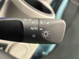 オートライト機能 車外の明るさに応じて自動的にヘッドランプなどを点灯・消灯。夕暮れ時やトンネルなどで役立ちます!!