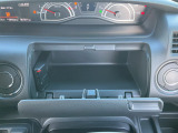 よく使うものは運転席のすぐ近くに置いておきたいですよね。