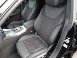 長時間の運転でも疲れにくく、オーナー様の事だけを考えて作成したBMWならではのとっておきのシートです。