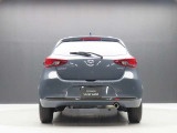 【リヤ正面】リヤゲートを閉めた状態です。この写真以後5枚は、別アングルでMAZDA2のスタイリングをお確かめください。