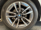 BMWならではの卓越した走りを支えるホイールと足回りです!日本車の走りに慣れている方にもぜひ体感して頂きたいほど、高いレベルでまとまっています!