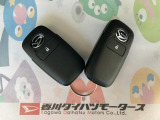 インナートリム、ダッシュボードの艶出し、内窓の拭き上げ等を行い、品質基準を満たしているか仕上がりのチェックを実施します。