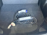 充電ケーブル付属してます。