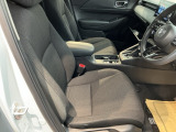 フィット感のあるシート。しっかりと支えてくれるので、長時間の運転を快適にサポートしてくれます。
