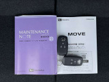 キーを取り出さずにドアを施錠&解錠。クルマの始動も可能です。  メンテナンスノート、車両取扱説明書。