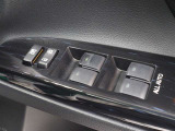 運転席からも操作可能な全席パワーウィンドウが装備されています。