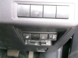 ステアリングヒーター付き。寒い日のドライブも、手のひらから温めてくれます。